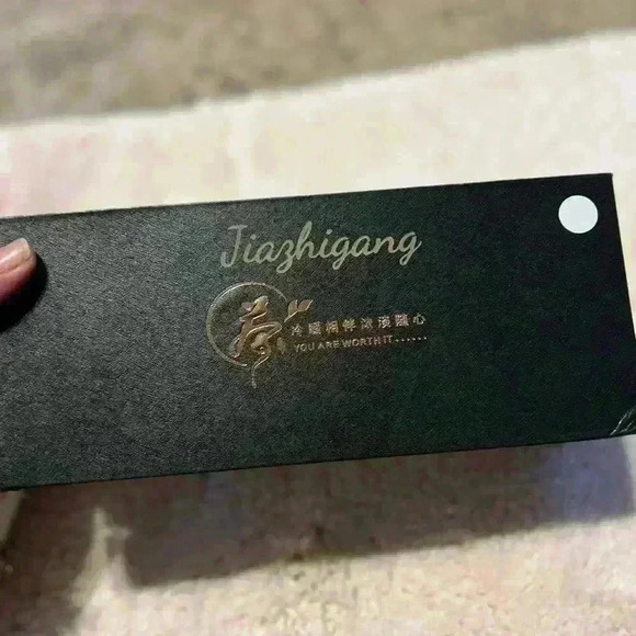 White luxury stainless steel Tumbler/cup, brand new in box - Picture 6 of 8